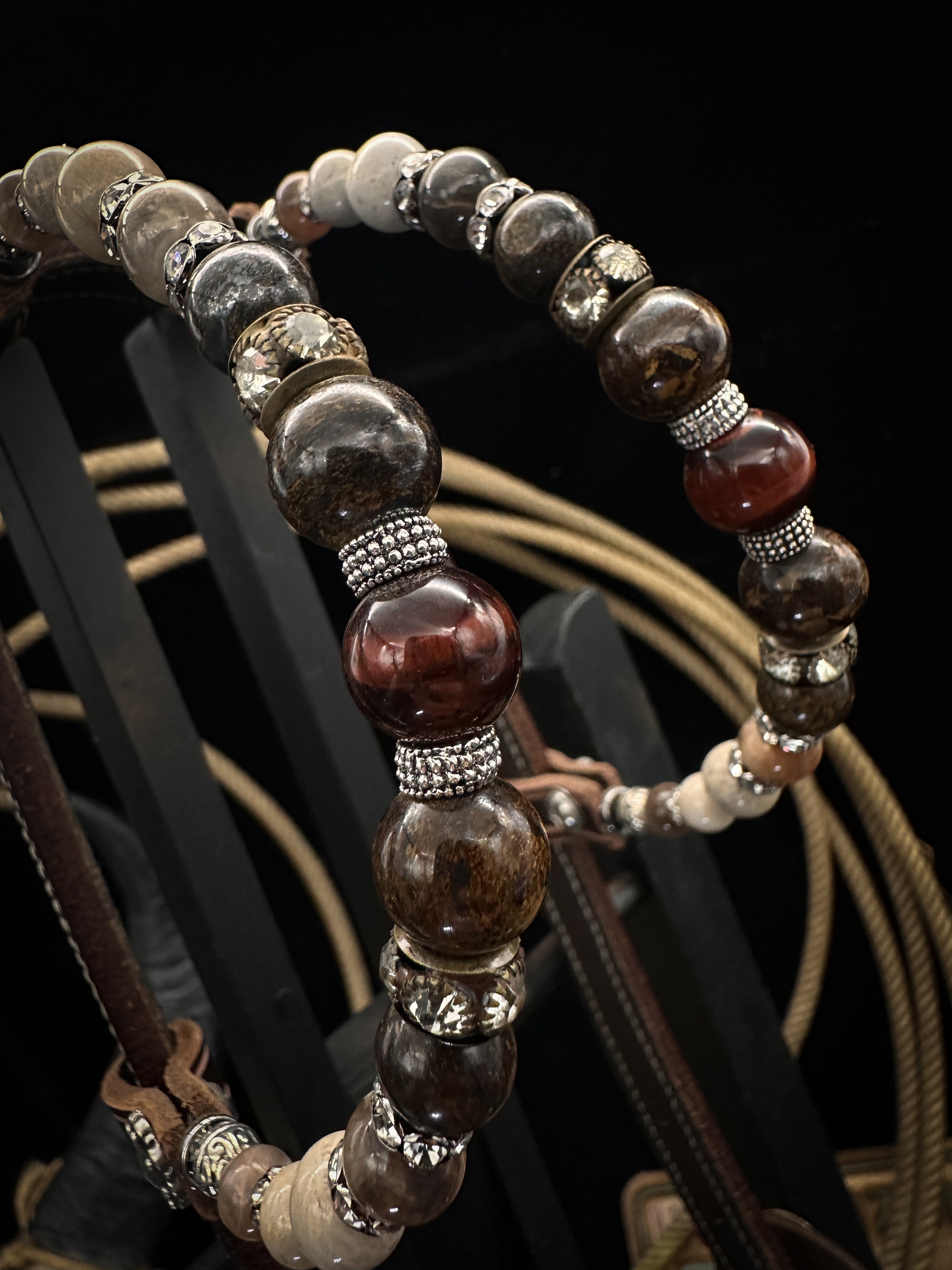 Luxury Chestnut Sidepull – Pink & black.