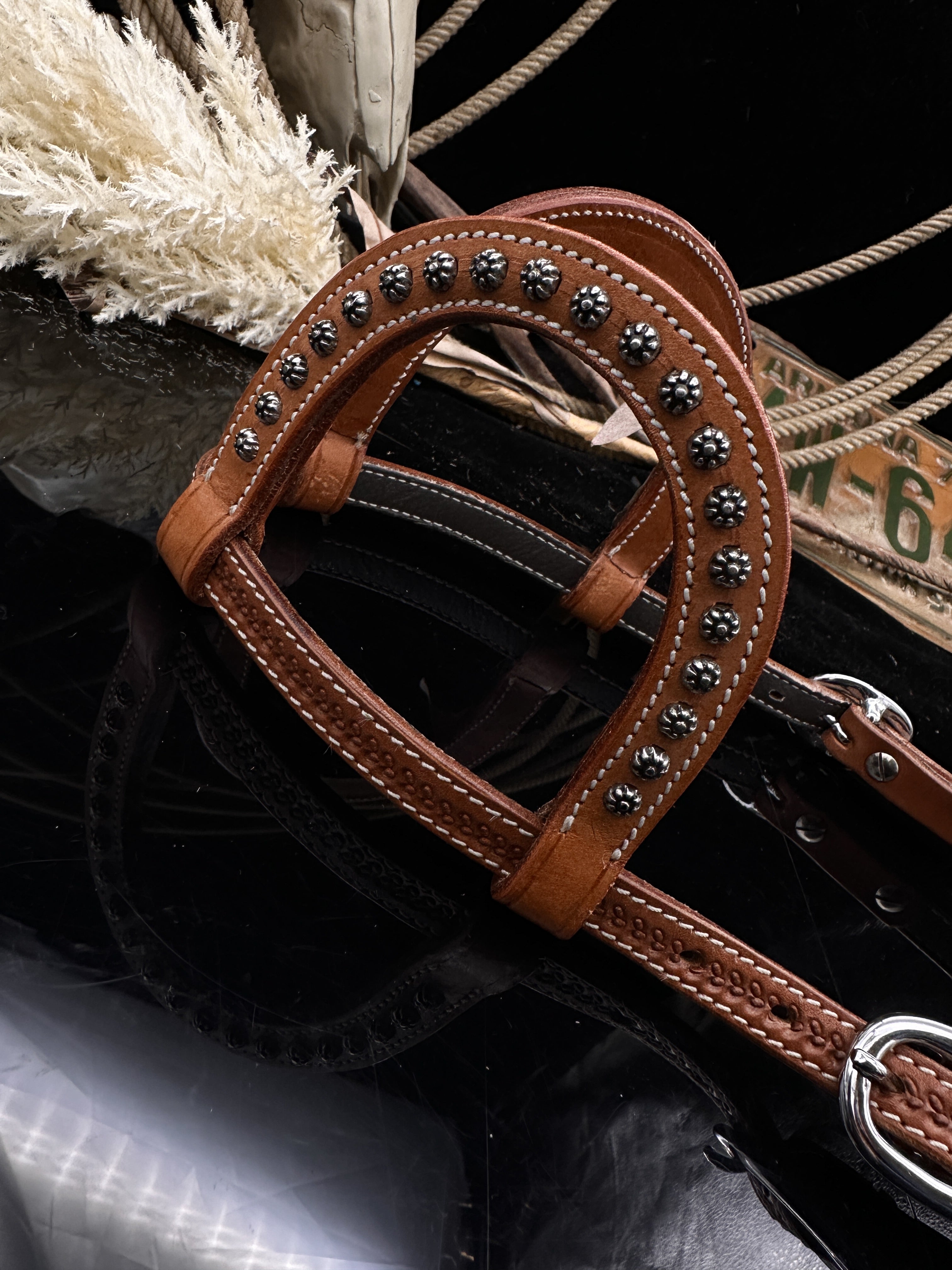 Luxury Chestnut Sidepull – Pink &amp; black. 